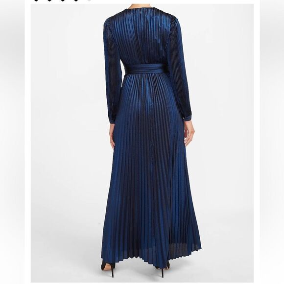 NWT Express Metallic Pleated Tie Front Maxi Dress Size Small - Picture 2 of 9